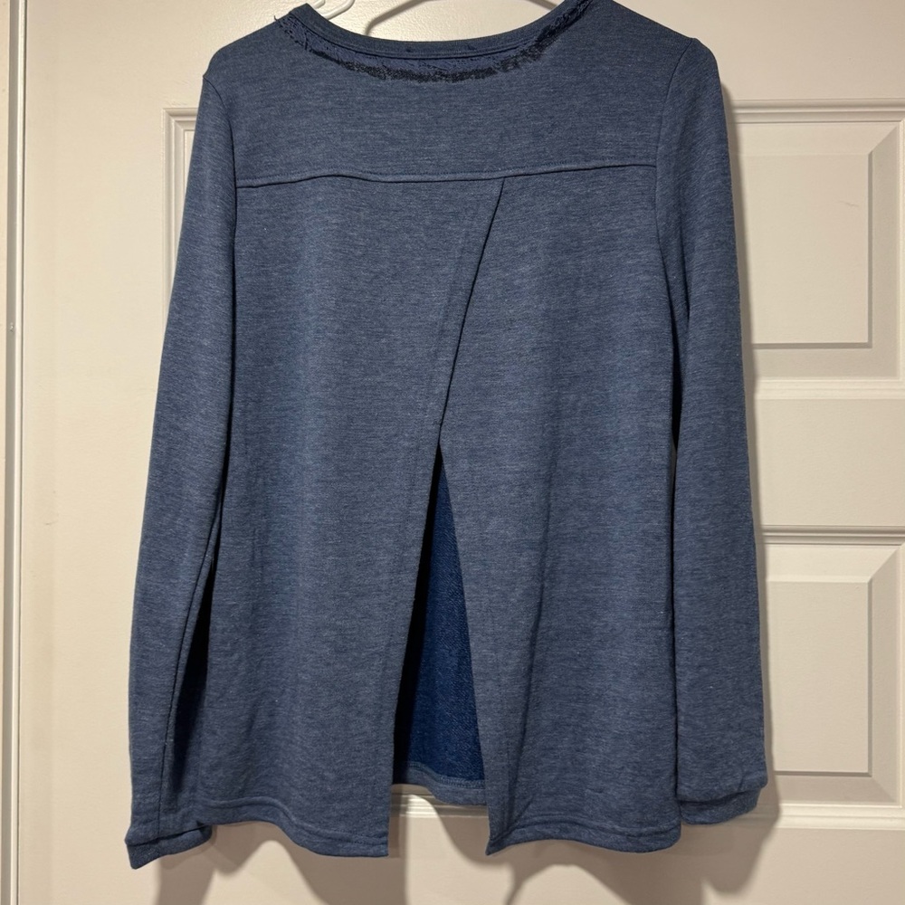Doe & Rae Blue Ruffle Long Sleeve Top with Open Back 04-0121 - Picture 5 of 9